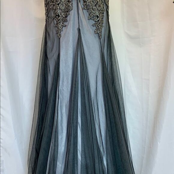 DECODE Soutache Lace Godet Prom Gown - Silver Gray 🔥 - Picture 9 of 17